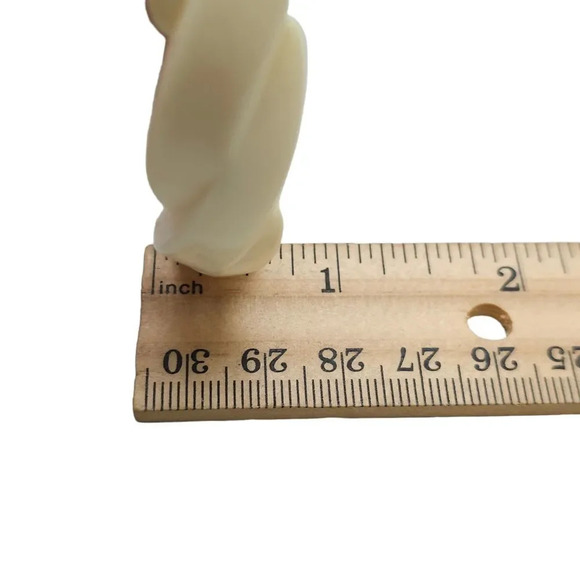 Cream Acrylic Plastic Twisted Bangle Bracelet Vintage One Size Mid Century - Picture 4 of 4